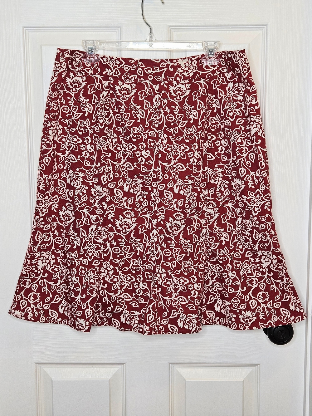 NWOT Reitmans Red White Floral Flared Skirt A-Line Knee Length Women's Size 13